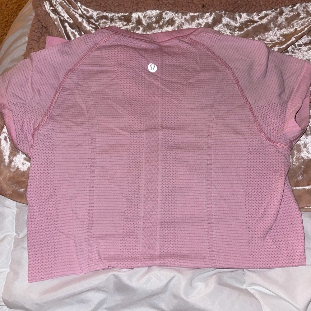 swiftly tech lululemon top!